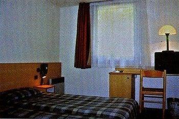 Hostellerie Des Enclos Guimiliau 外观 照片